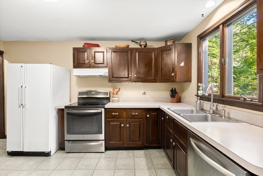 133 Waite Road Boxborough, MA 01719 - Photo 12 of 39
