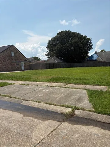 $50,000 | 3021 Oak Drive, Violet, LA 70092