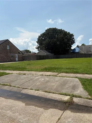$50,000 | 3021 Oak Drive, Violet, LA 70092