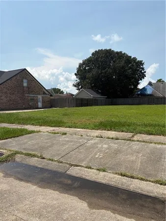 $50,000 | 3021 Oak Drive, Violet, LA 70092
