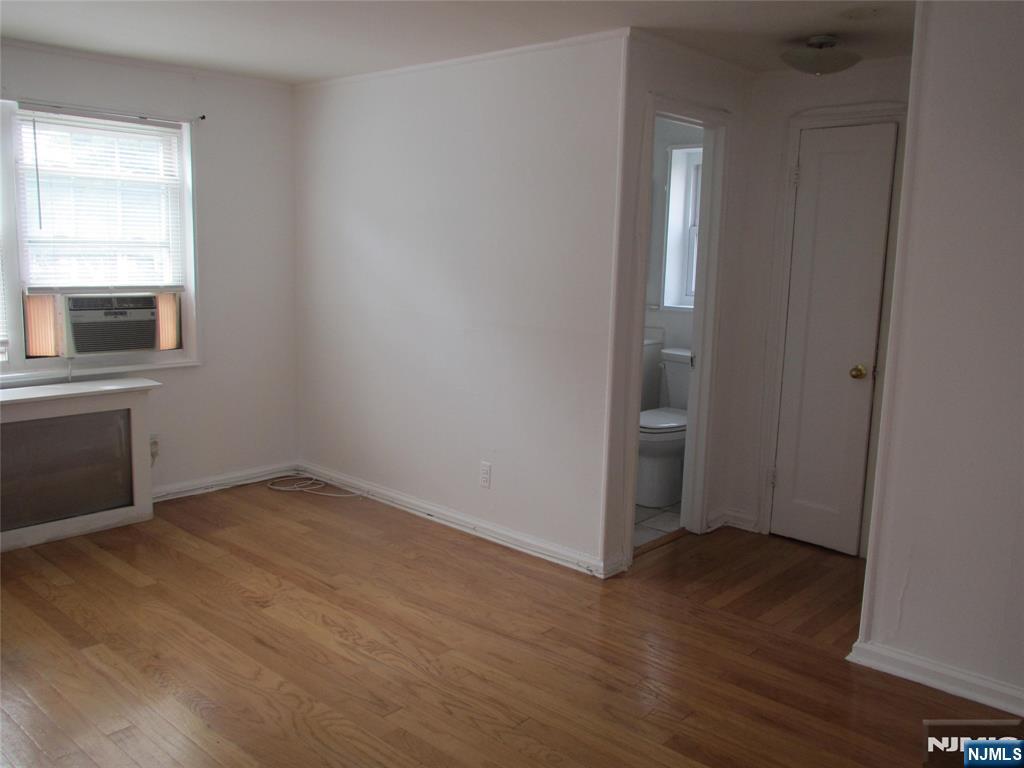 118 Hastings Avenue, Unit A Rutherford, NJ 07070 - Photo 4 of 11 Gallery Image 4