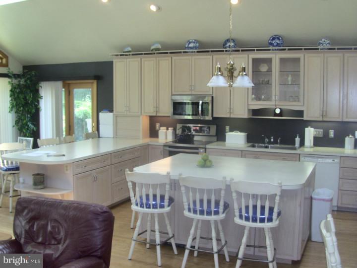 113 Forge Road Glen Mills, PA 19342 - Photo 9 of 22 Gallery Image 9