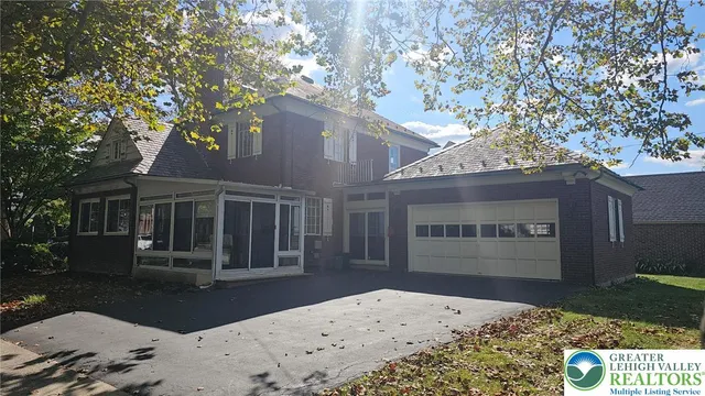 $2,950 | 2631 West Allen Street, Allentown, PA 18104