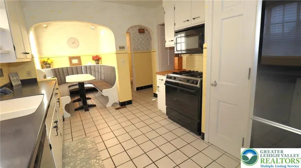 $2,950 | 2631 West Allen Street, Allentown, PA 18104