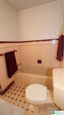 $2,950 | 2631 West Allen Street, Allentown, PA 18104