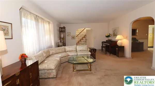 $2,950 | 2631 West Allen Street, Allentown, PA 18104