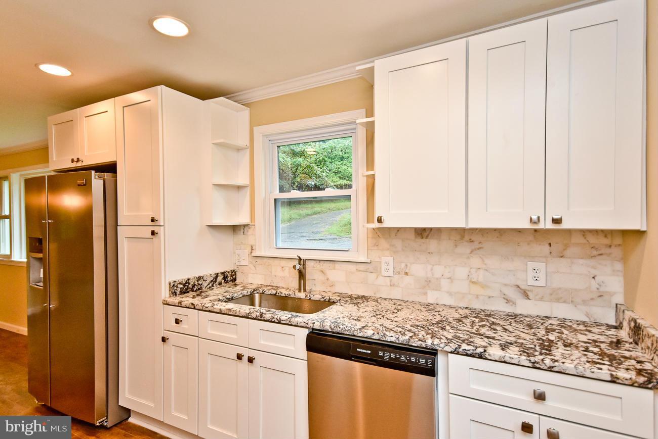 1323 Old Piscataway Road Fort Washington, MD 20744 - Photo 3 of 30 Kitchen