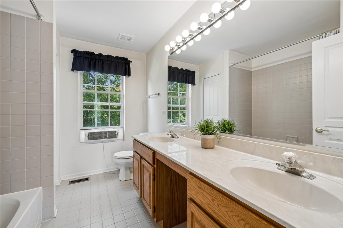 650 Glenbrook Road Crystal Lake, IL 60012 - Photo 15 of 35 Gallery Image 15
