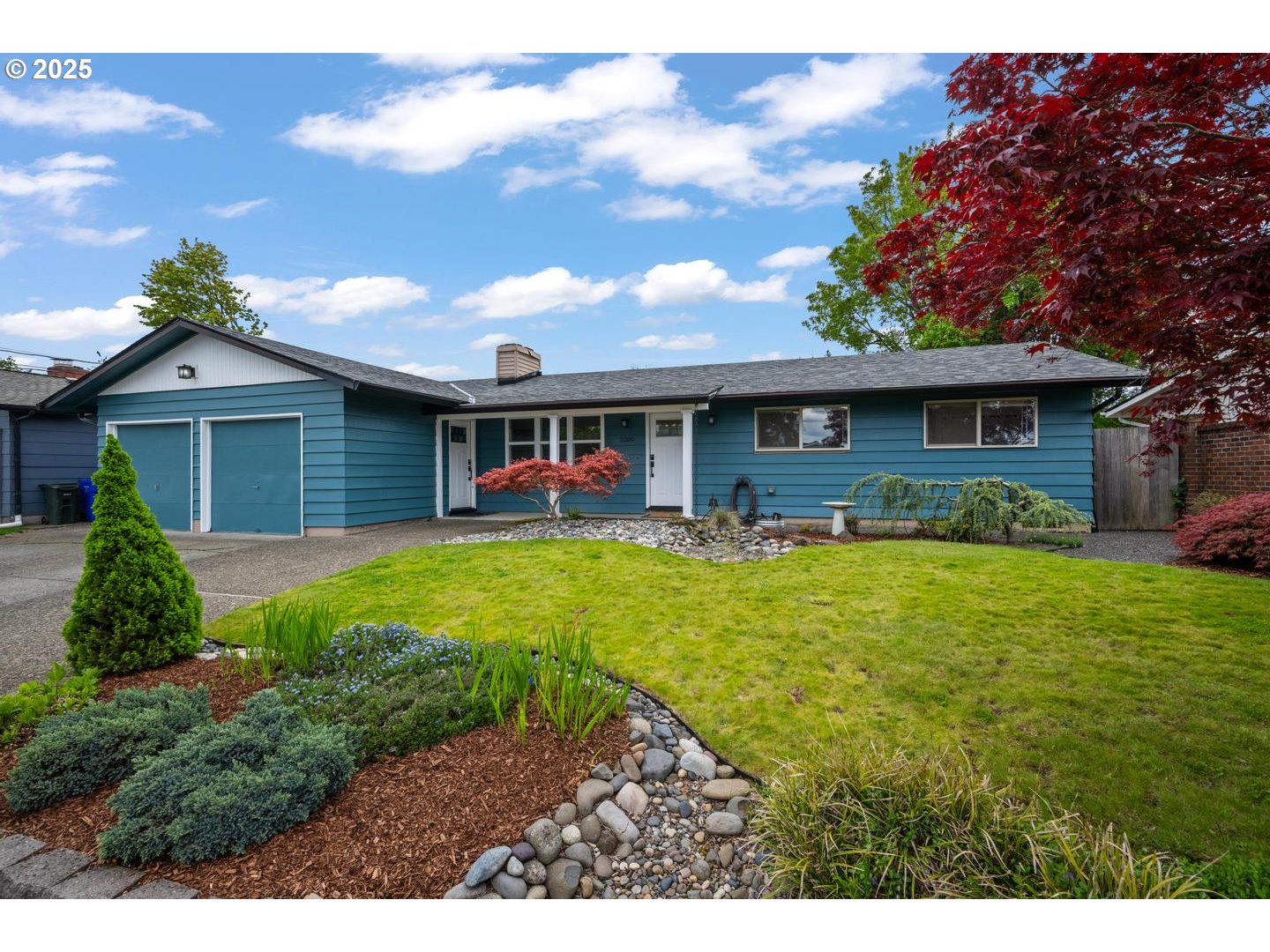 2000 Northwest 7th Place Gresham, OR 97030 - Photo 3 of 34 a front view of house with yard and green space