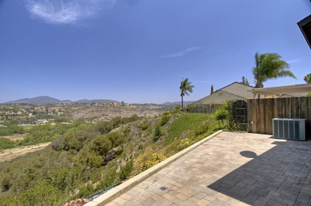 8874 Capcano Road San Diego, CA 92126 - Photo 5 of 24