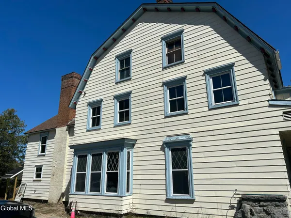 $1,400 | 4450 North Main Street, Moriah, NY 12974