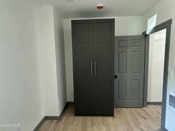 $1,400 | 4450 North Main Street, Moriah, NY 12974