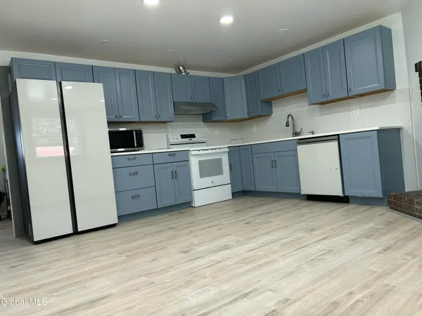 $1,400 | 4450 North Main Street, Moriah, NY 12974