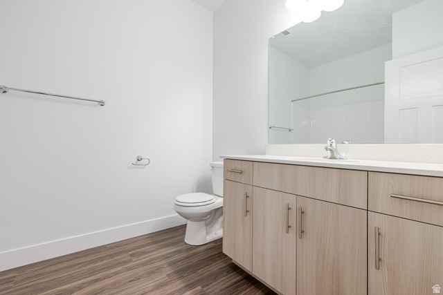709 West 4500th South, Unit N302 Mapleton, UT 84664 - Photo 6 of 15 Full bath with vanity and dark wood-type flooring