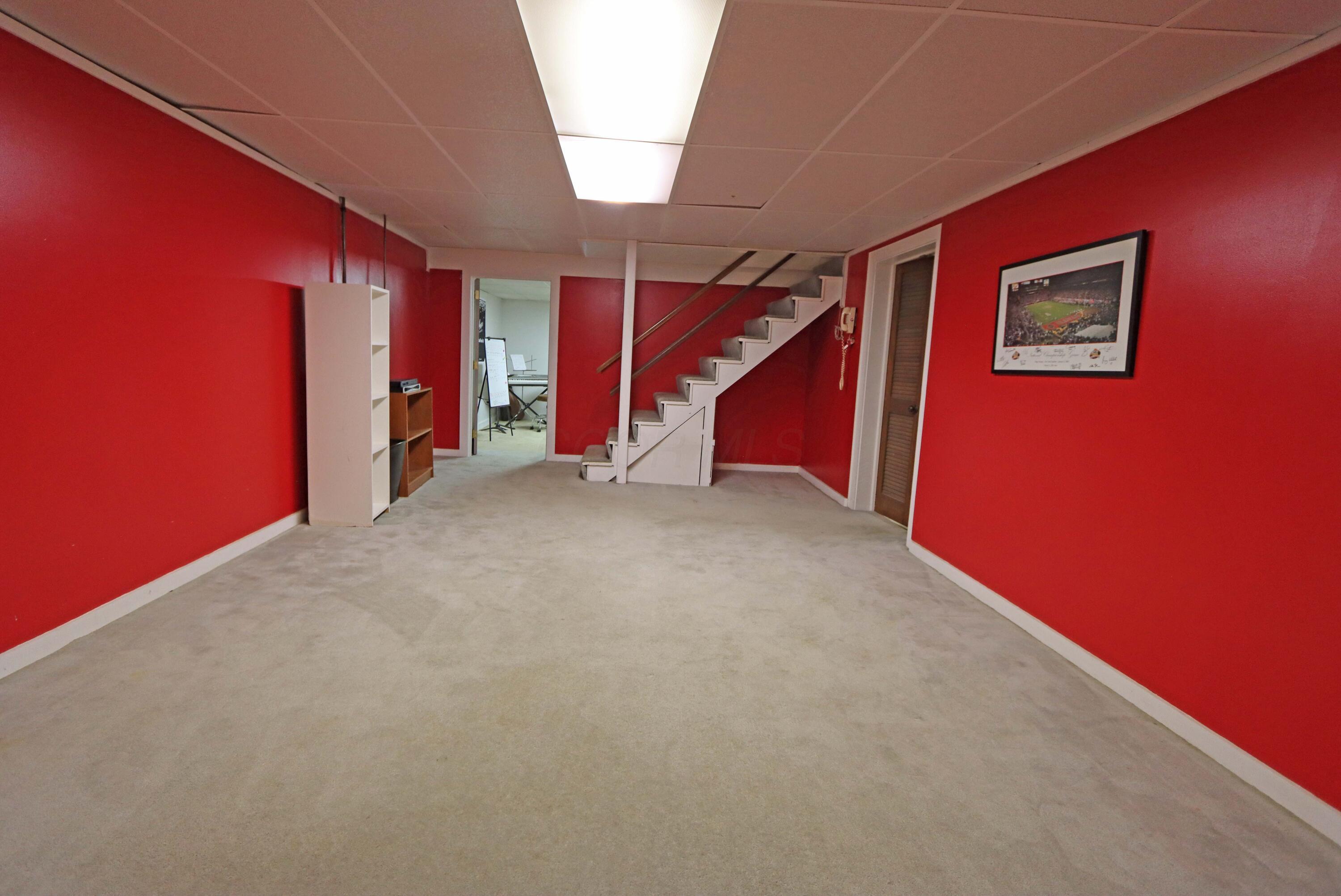 3969 Newhall Road Upper Arlington, OH 43220 - Photo 59 of 82 Buckeye room for Buckeye football games