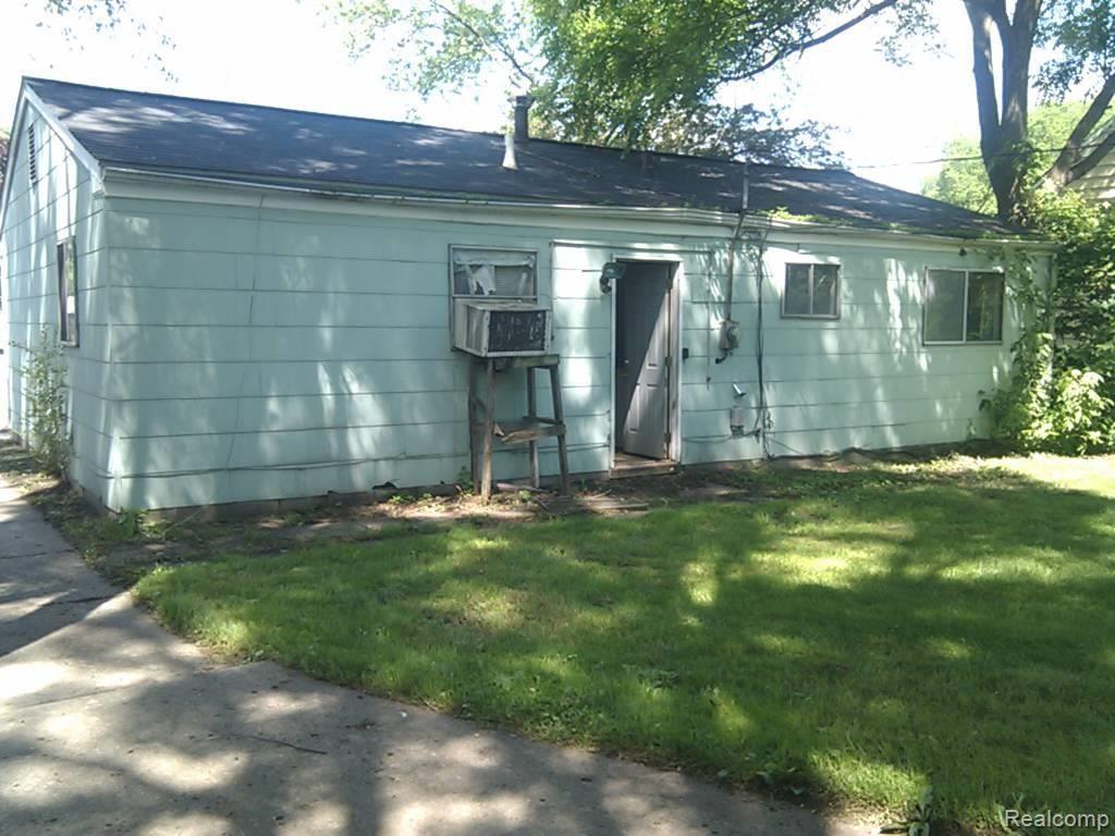 19318 Inkster Road Redford, MI 48240 - Photo 2 of 10 2010-06-07 11.28.22