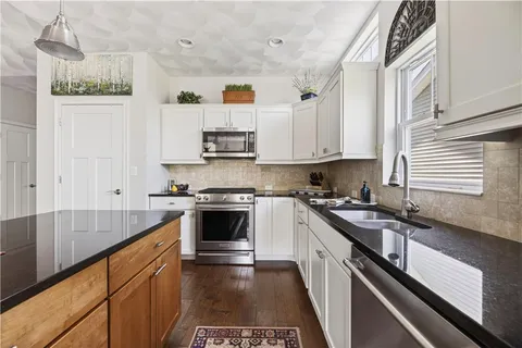 $749,900 | 55 Morningside Drive, North Kingstown, RI 02852