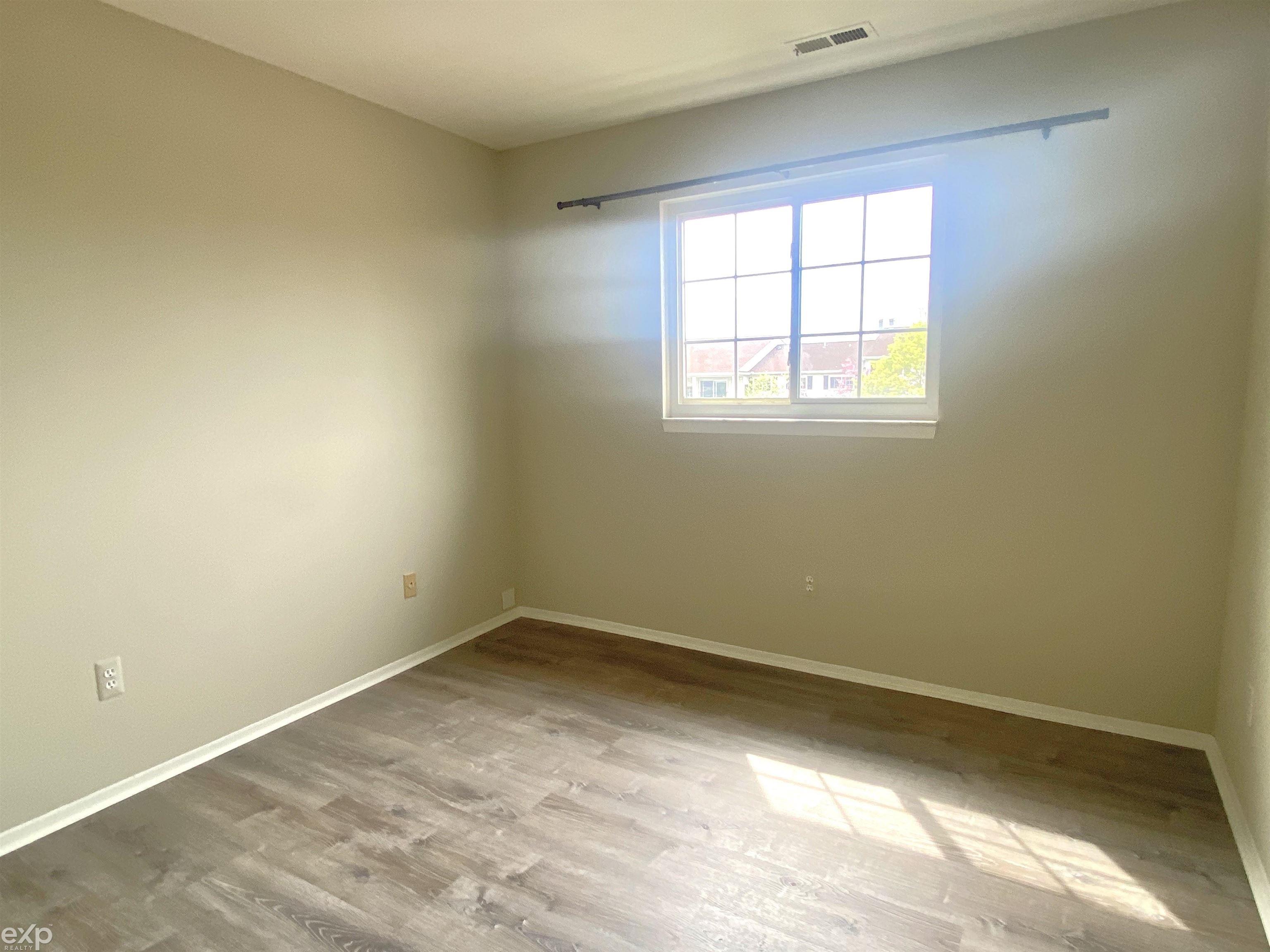 424 Baldwin Avenue, Unit 96 Rochester, MI 48307 - Photo 10 of 15