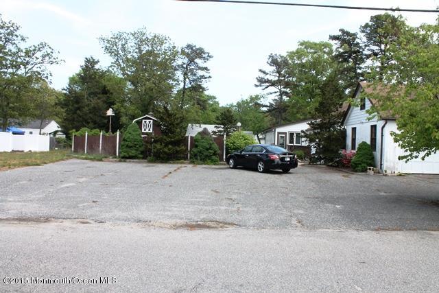 558 Mantoloking Road Brick, NJ 08723 - Photo 6 of 16 Driveway for 8