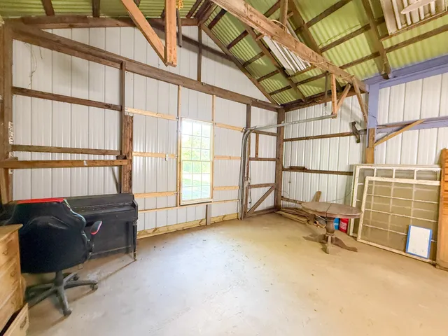 a view of livingroom with furniture