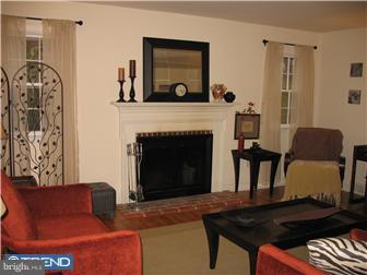 521 Marks Road Oreland, PA 19075 - Photo 2 of 12 Living Room