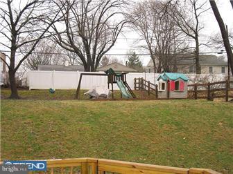 521 Marks Road Oreland, PA 19075 - Photo 11 of 12 Exterior Back