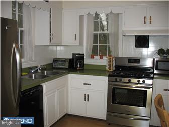 521 Marks Road Oreland, PA 19075 - Photo 5 of 12 Kitchen