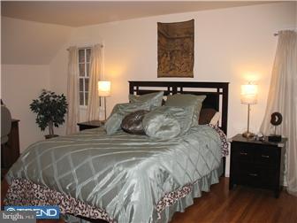 521 Marks Road Oreland, PA 19075 - Photo 6 of 12 Bedroom - Main