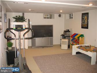 521 Marks Road Oreland, PA 19075 - Photo 9 of 12 Basement - Finished