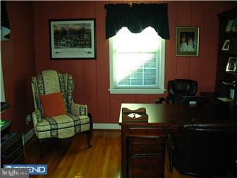 512 Devon Road Barrington, NJ 08033 - Photo 8 of 12 Office / Study
