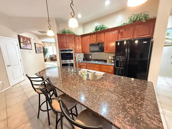 $4,250 | 1928 West Spur Drive, Phoenix, AZ 85085