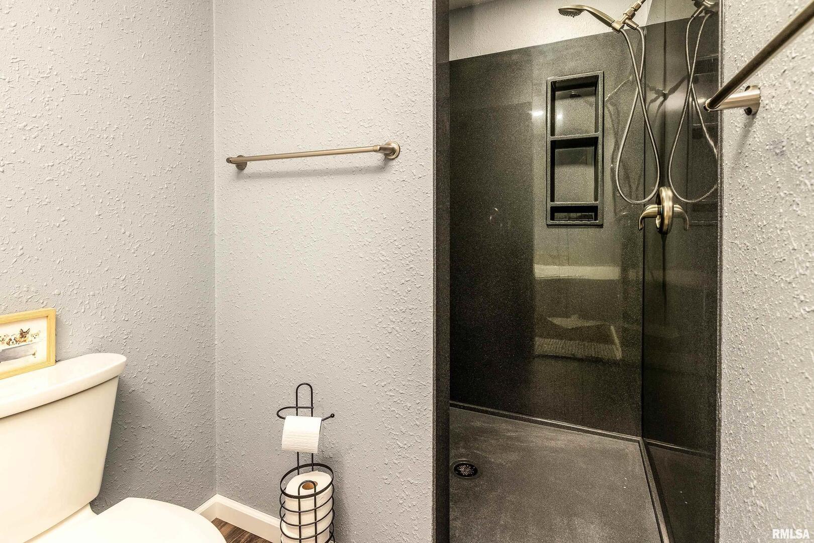 205 South 3rd Street Dahlgren, IL 62828 - Photo 21 of 48