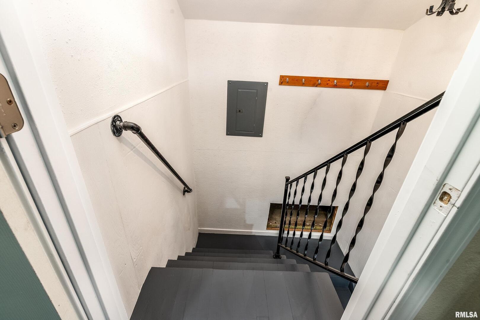 205 South 3rd Street Dahlgren, IL 62828 - Photo 32 of 48