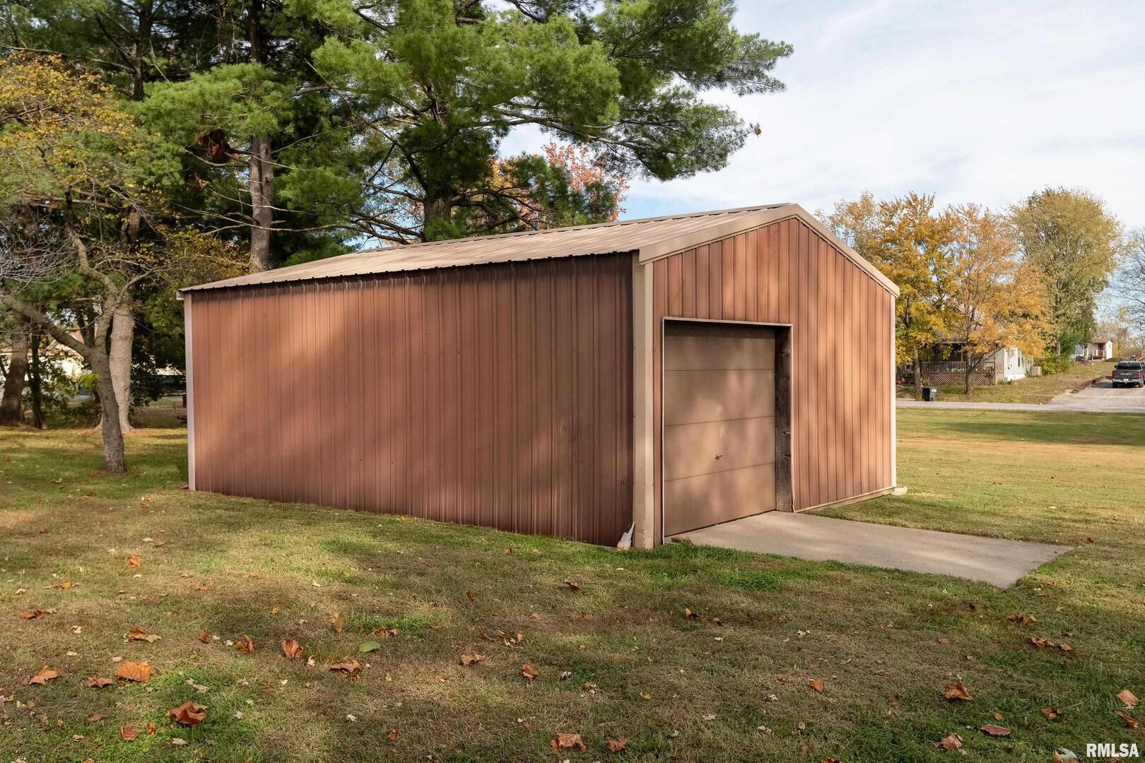 205 South 3rd Street Dahlgren, IL 62828 - Photo 45 of 48