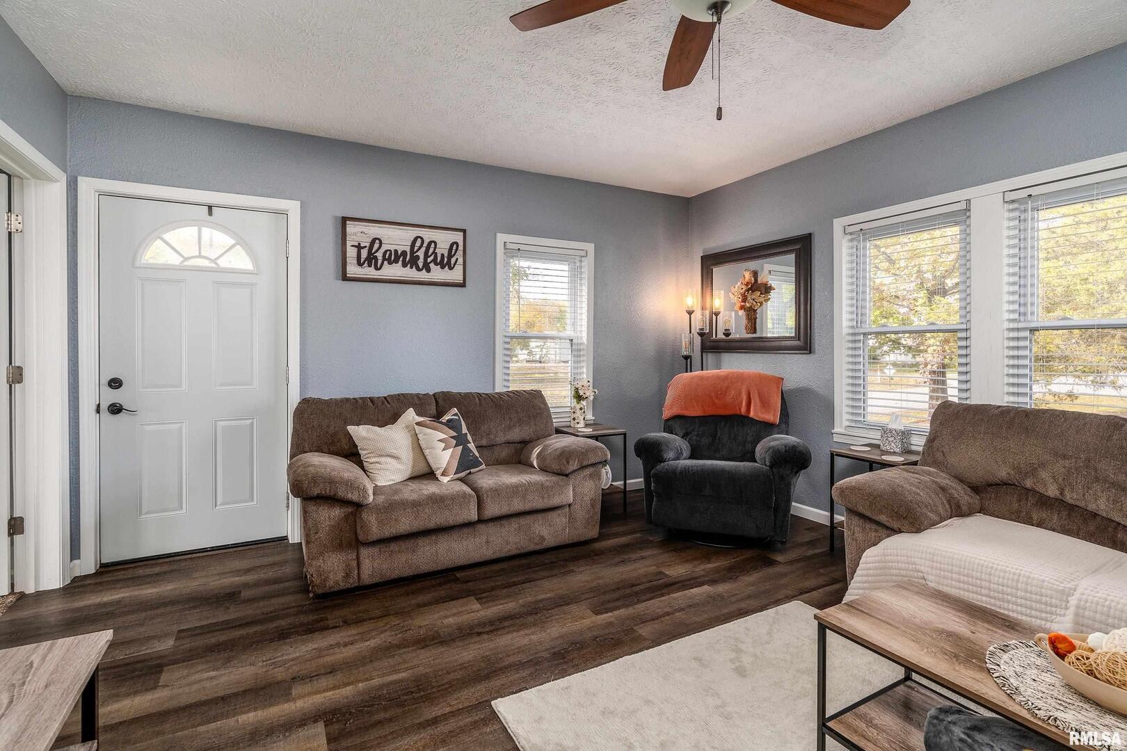 205 South 3rd Street Dahlgren, IL 62828 - Photo 8 of 48