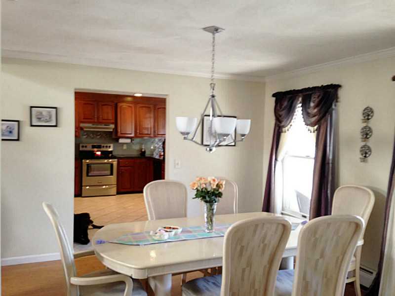 37 Club House Road Coventry, RI 02816 - Photo 8 of 19 Dining Room.