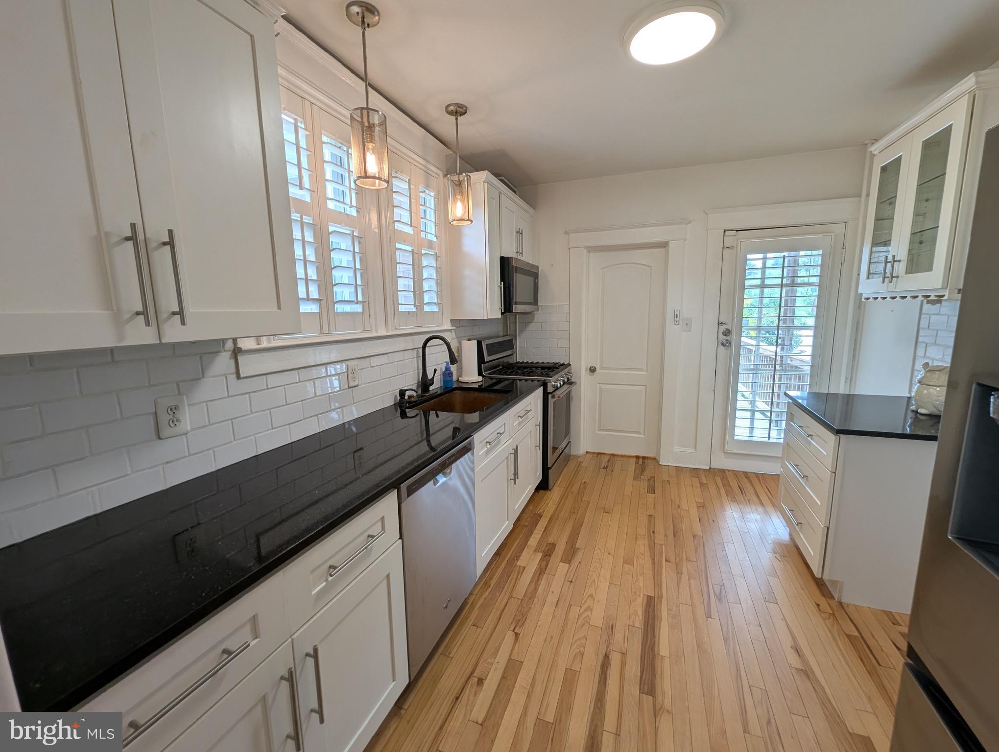 4500 Ridge Avenue Halethorpe, MD 21227 - Photo 26 of 69 kitchen