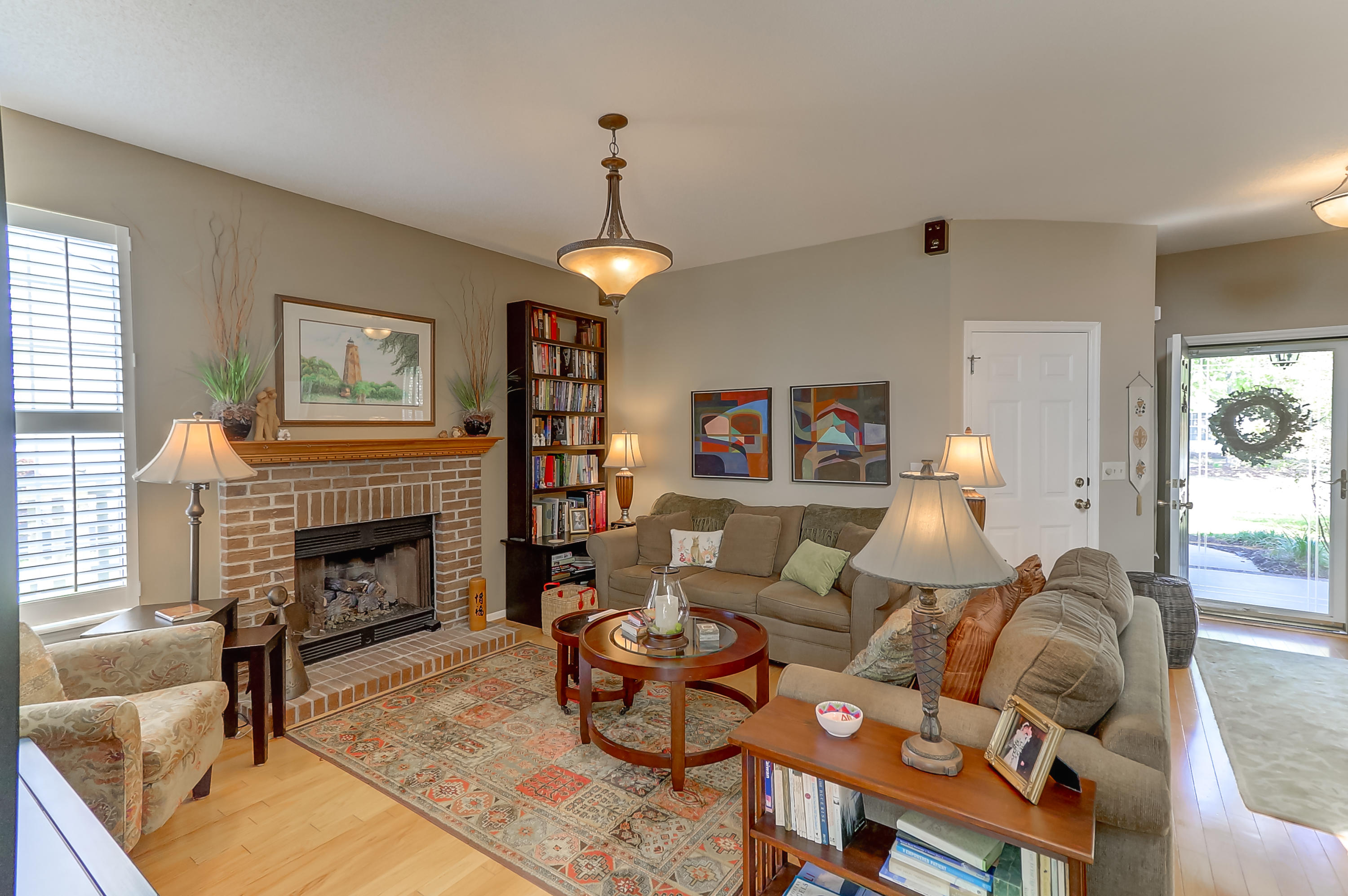 7168 Windmill Creek Road Charleston, SC 29414 - Photo 4 of 39 Living Room