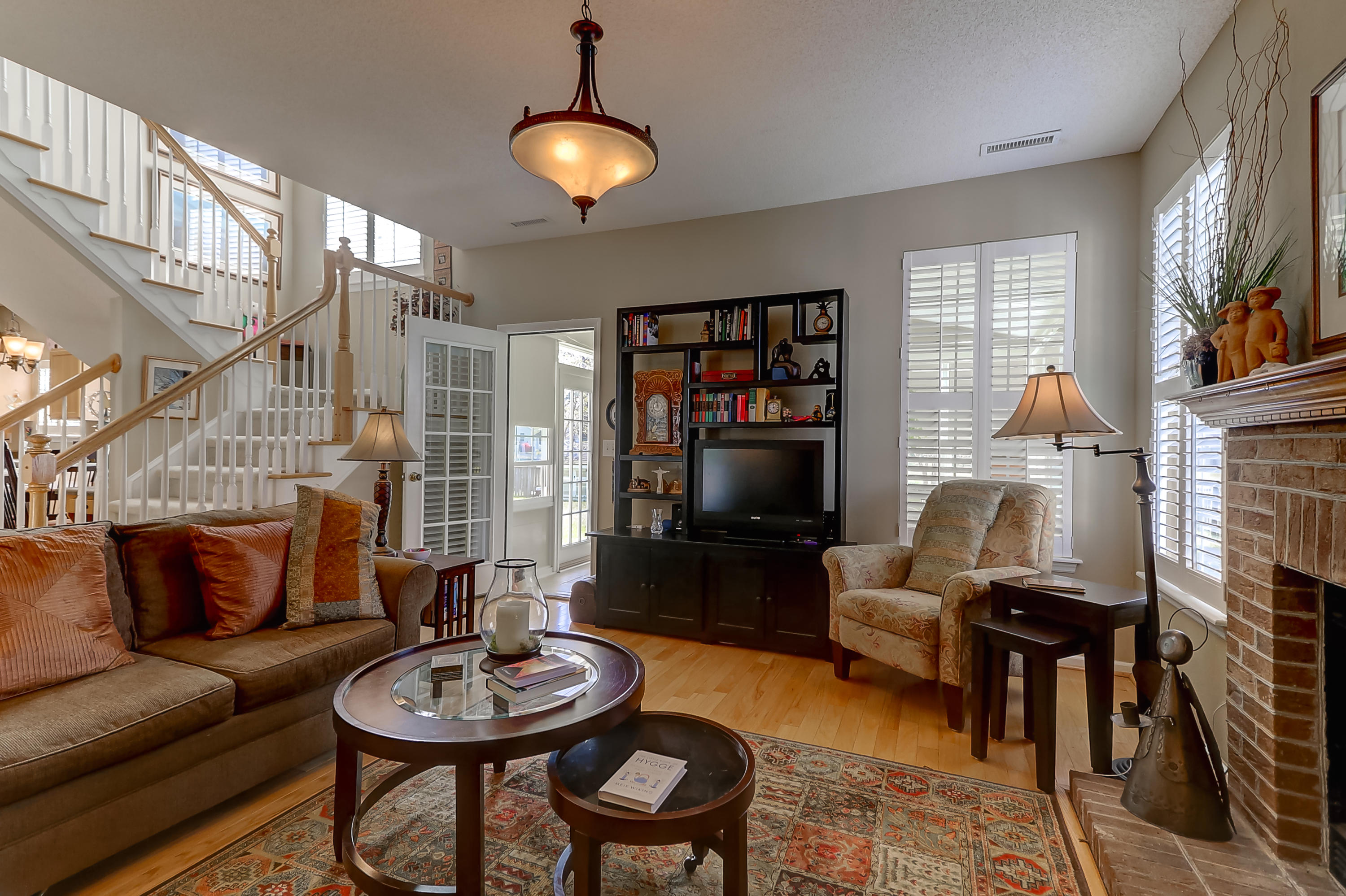 7168 Windmill Creek Road Charleston, SC 29414 - Photo 6 of 39 Living Room