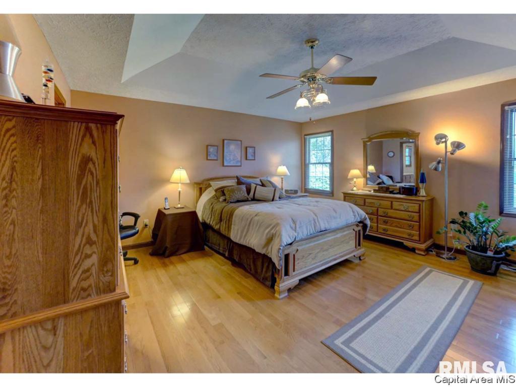 2004 Appleton Drive Springfield, IL 62711 - Photo 11 of 16 Gallery Image 11