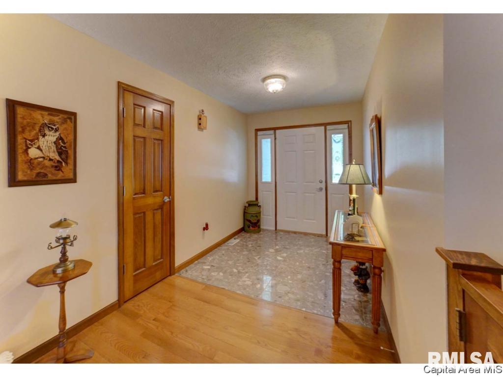 2004 Appleton Drive Springfield, IL 62711 - Photo 3 of 16 Gallery Image 3
