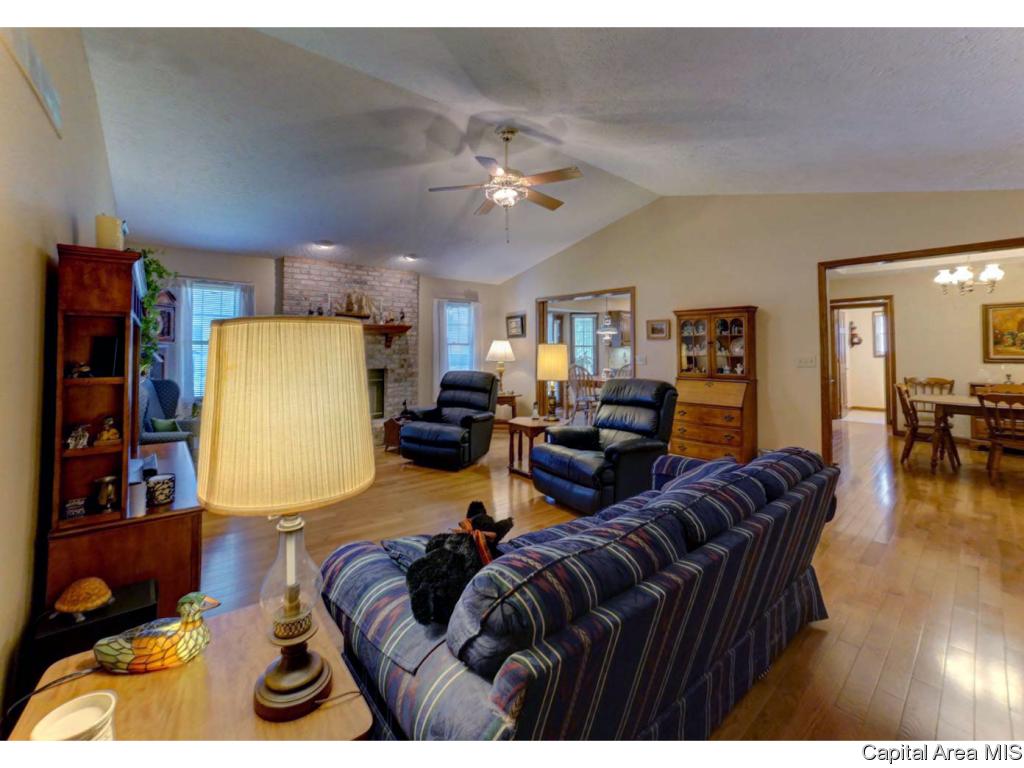 2004 Appleton Drive Springfield, IL 62711 - Photo 4 of 16 Gallery Image 4