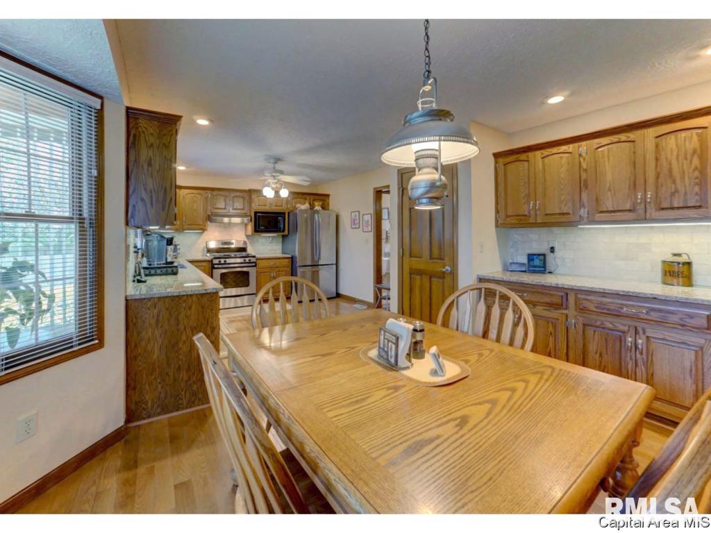 2004 Appleton Drive Springfield, IL 62711 - Photo 8 of 16 Gallery Image 8