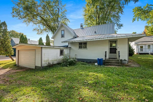 $165,000 | N4404 Highway 49, Poy Sippi, WI 54967