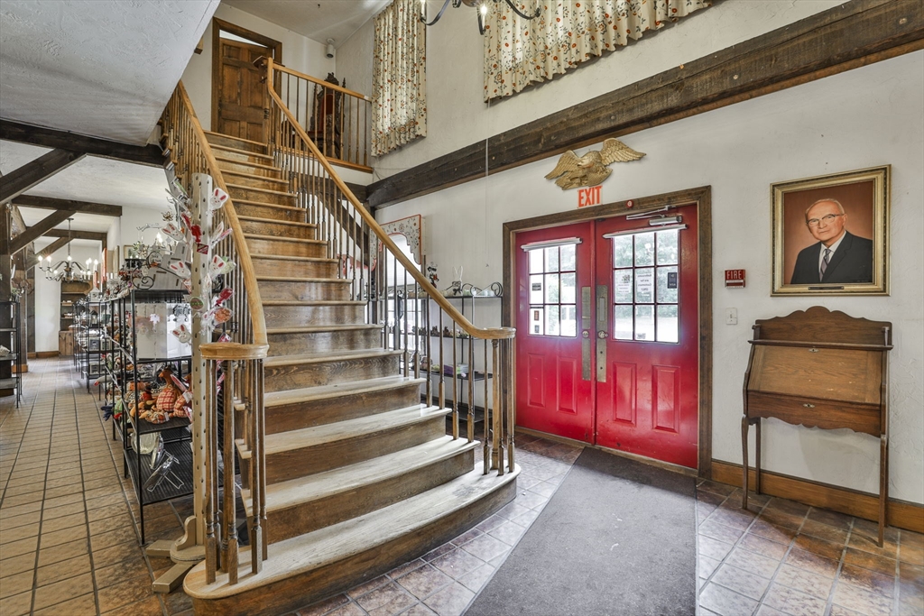 47 Sugar Road Bolton, MA 01740 - Photo 9 of 42 a view of entryway