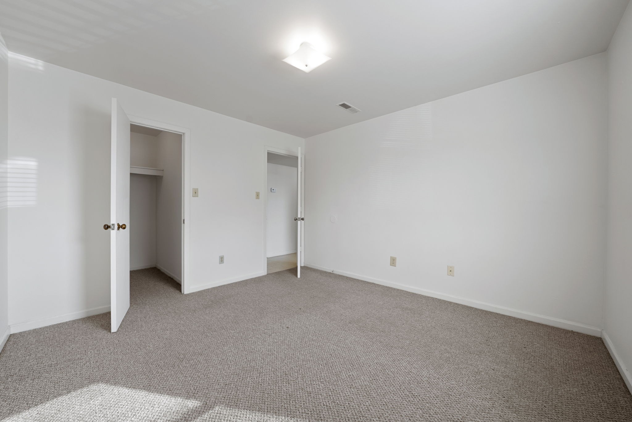 2830 Greenville Road, Unit C4 Hopkinsville, KY 42240 - Photo 15 of 18 a view of an empty room