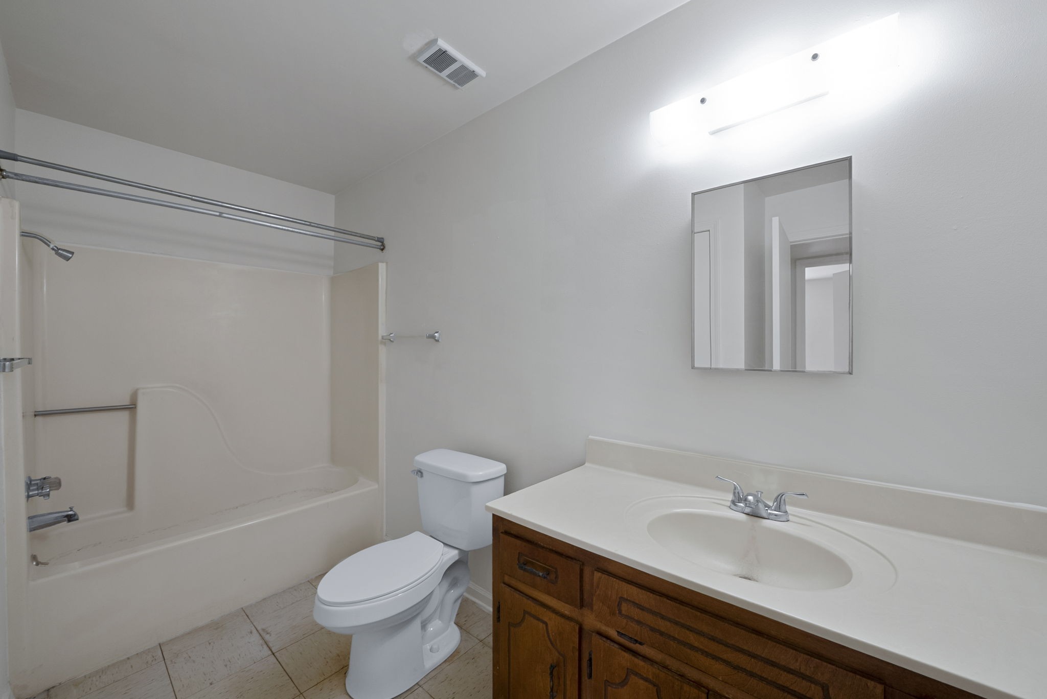 2830 Greenville Road, Unit C4 Hopkinsville, KY 42240 - Photo 16 of 18 a bathroom with a sink toilet and shower