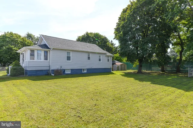 $2,000 | 322 West Washington Street, Paulsboro, NJ 08066