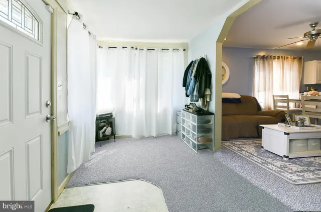 $2,000 | 322 West Washington Street, Paulsboro, NJ 08066