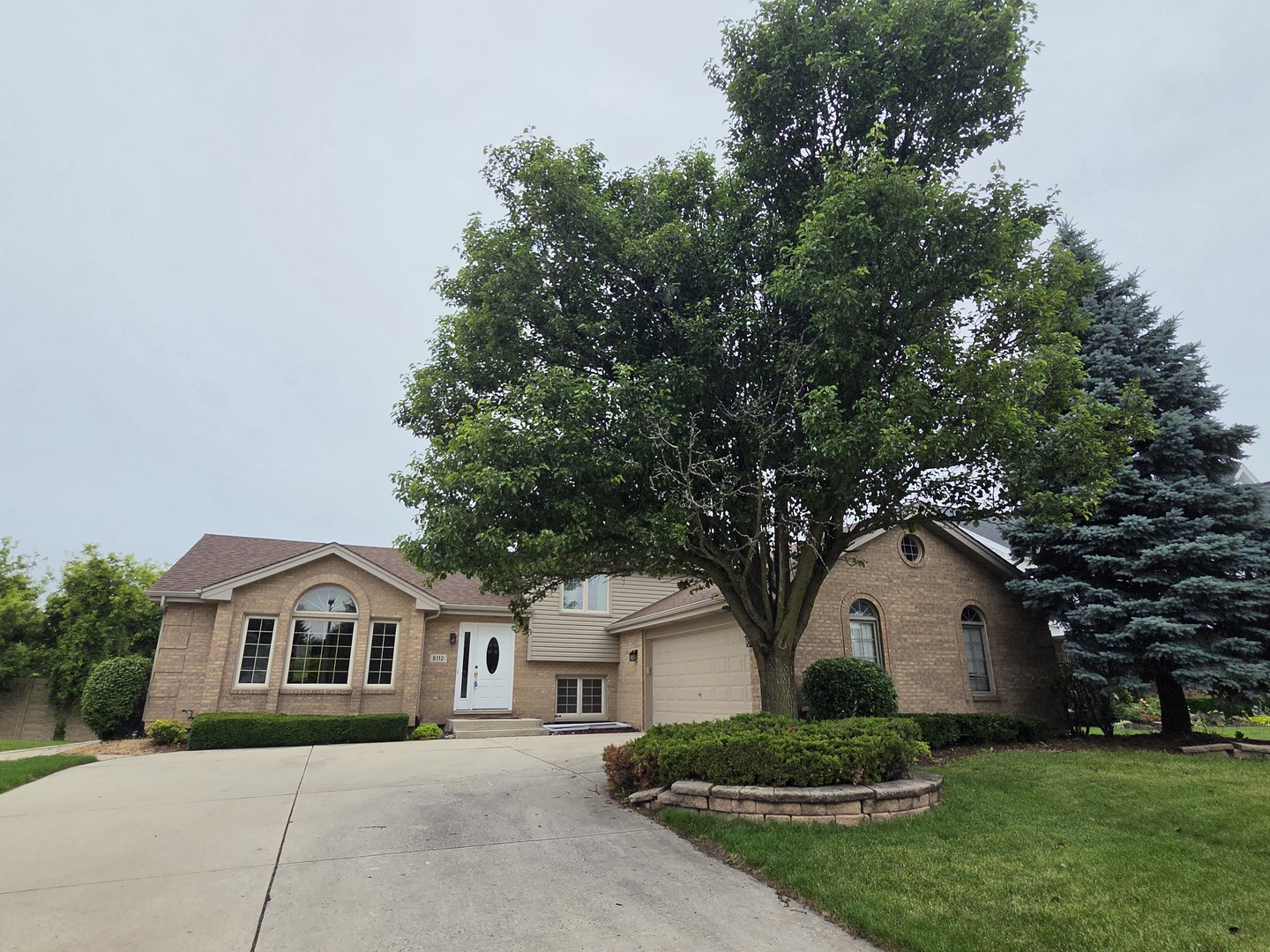 8112 Rutherford Drive Woodridge, IL 60517 - Photo 2 of 30